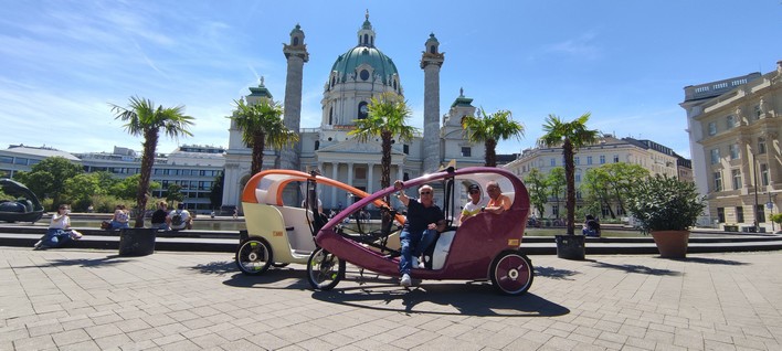 Karlskirche Rikscha FAXI